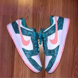Nike dunk low ‘pink snakeskin’